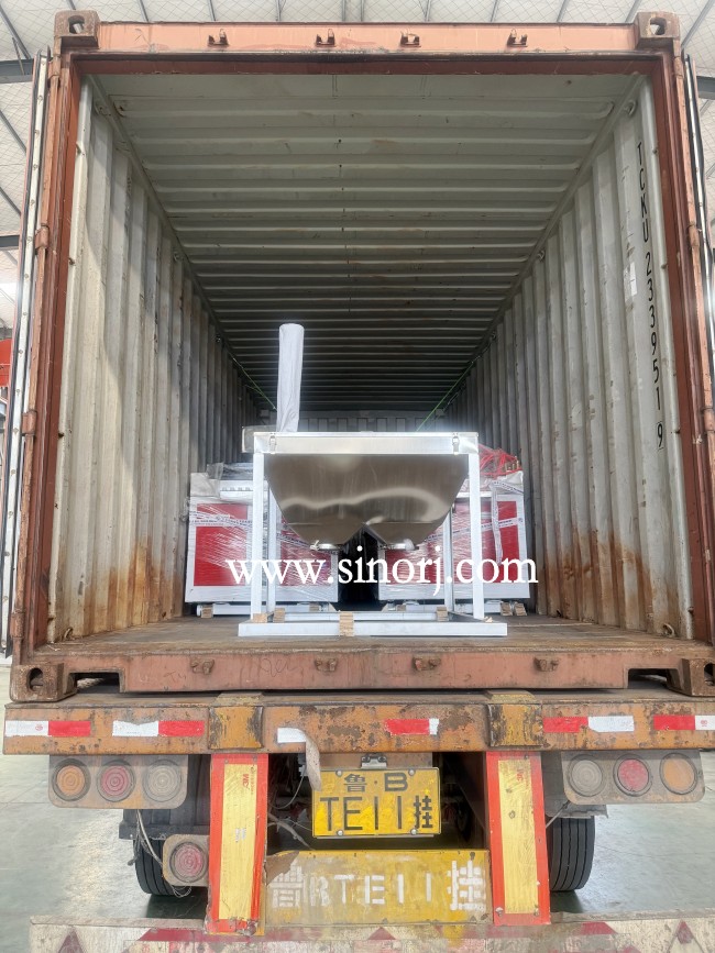 出口中東的PVC格柵板生產(chǎn)線，UV大理石板生產(chǎn)線，碳晶板生產(chǎn)線發(fā)貨