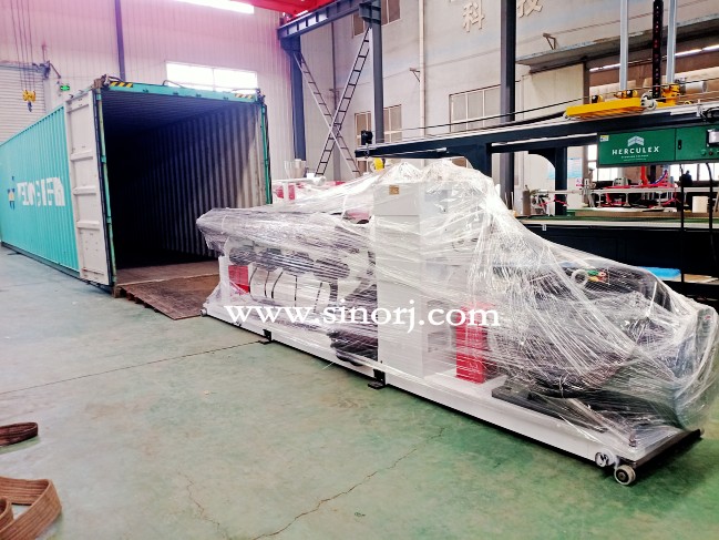 當(dāng)下流行的POE床墊生產(chǎn)線裝柜進(jìn)行時(shí)